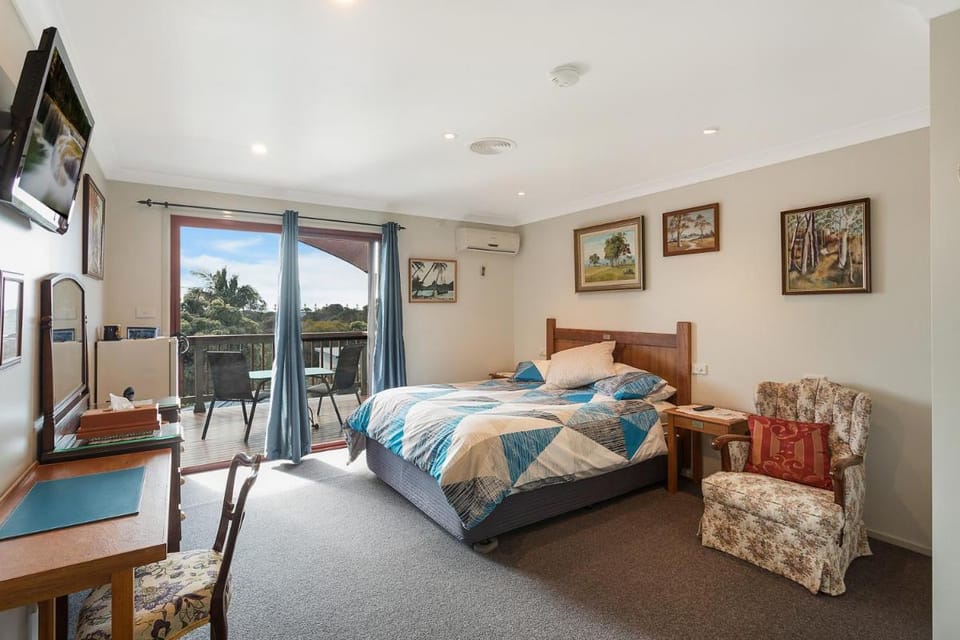 Anchors Aweigh - Adult Guests Only Bed and Breakfast in Narooma