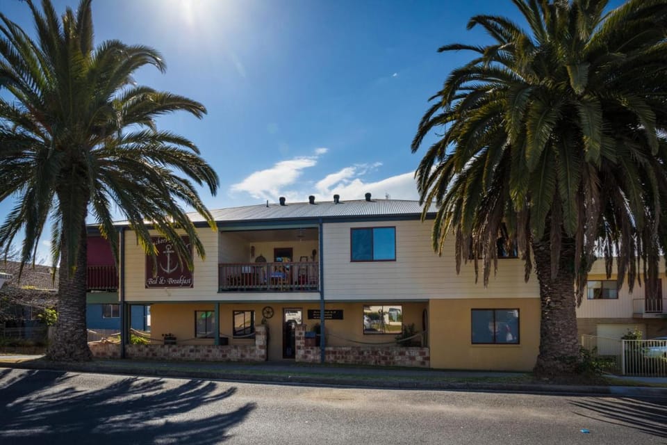 Anchors Aweigh - Adult Guests Only Bed and Breakfast in Narooma