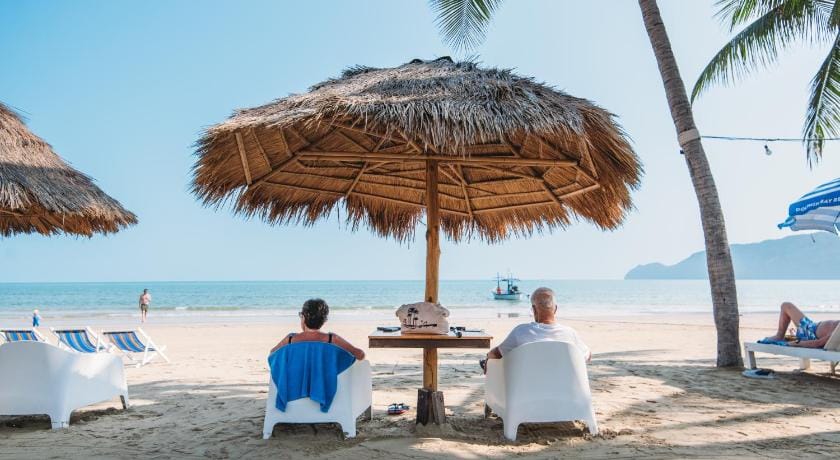Dolphin Bay Beach Resort Resort in Prachuap Khiri Khan, Thailand