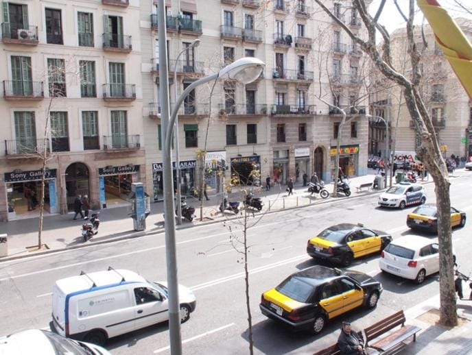 Hostal Delfos Bed and Breakfast in Barcelona