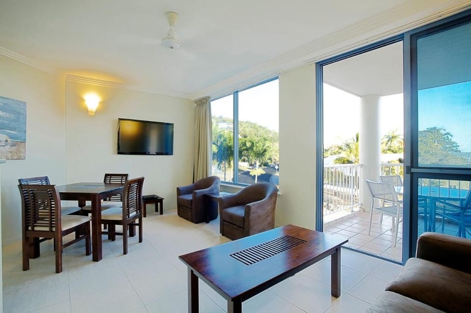 at Whitsunday Vista Holiday Apartments Apartment hotel in Airlie Beach