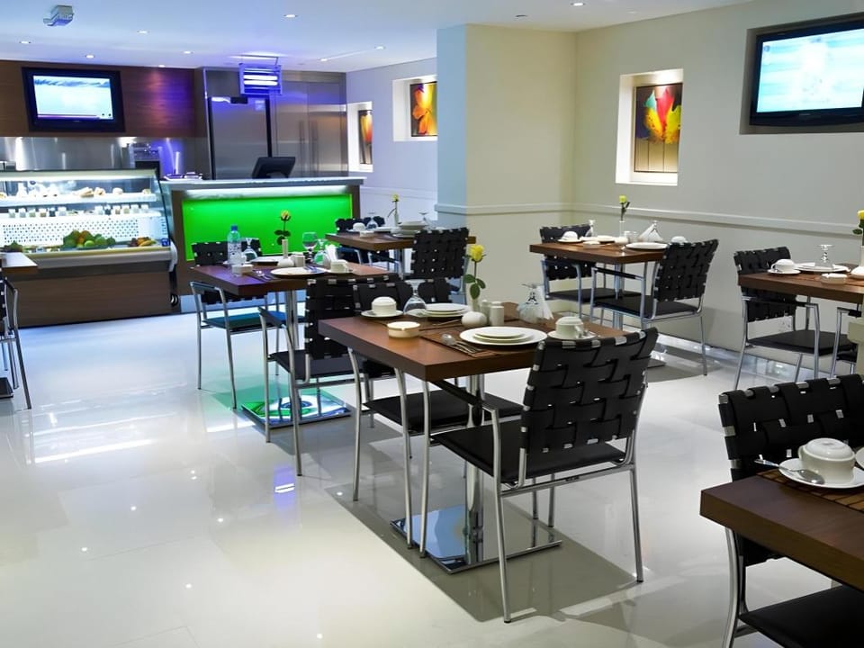 Phoenix Plaza Hotel Apartments Apartment hotel in Abu Dhabi