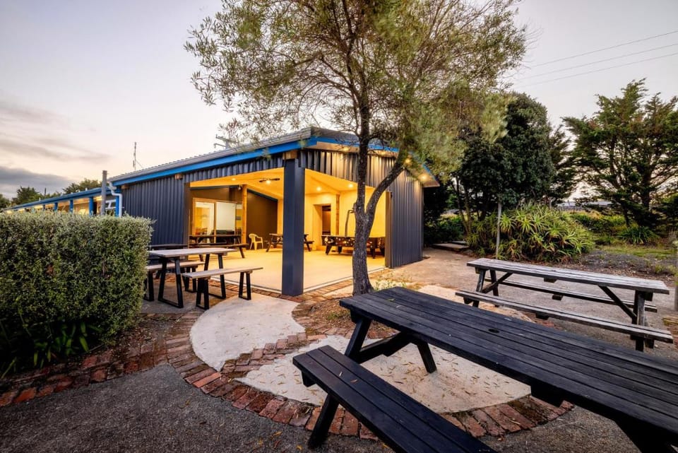 Napier Beach TOP 10 Holiday Park & Motels Campground/ 
RV Resort in Napier