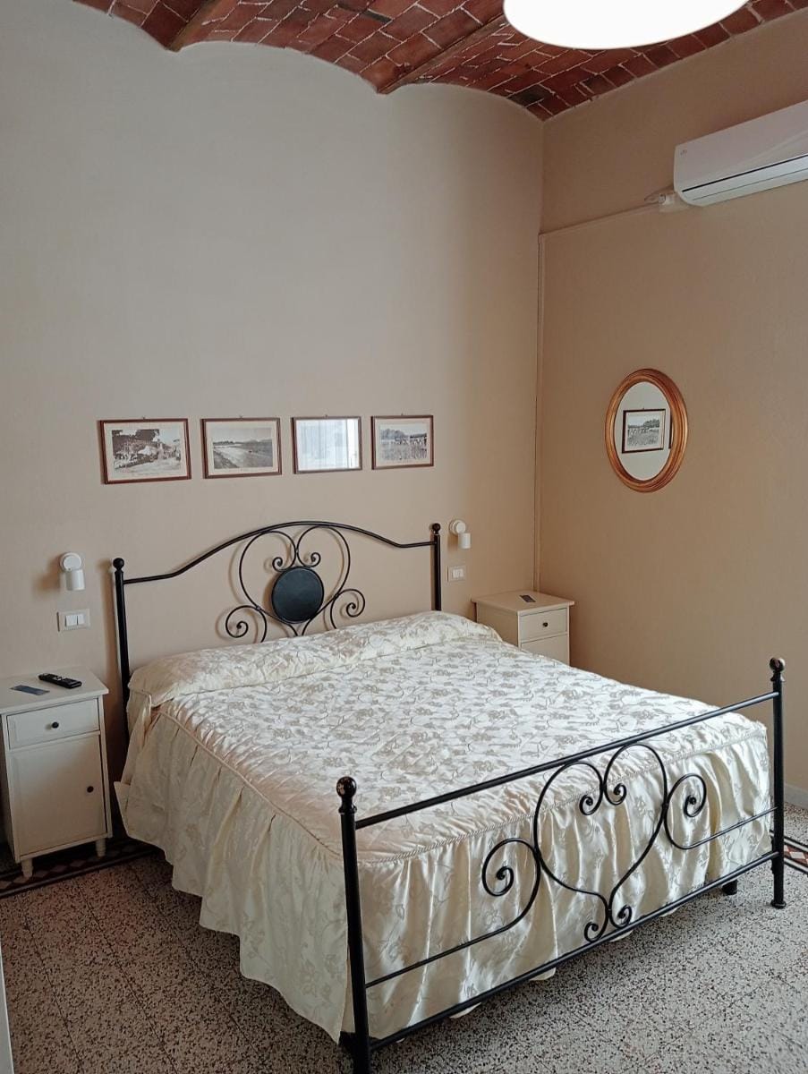 Buonanotte Rooms Bed and Breakfast in Capannori