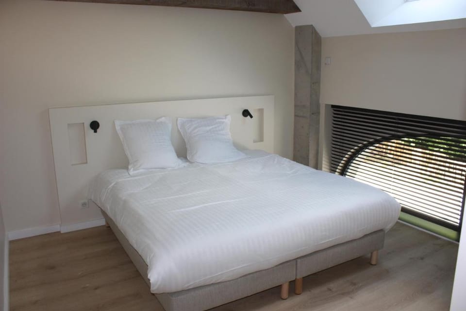 La Ferme Blanche, The Originals Relais Hotel in Lille