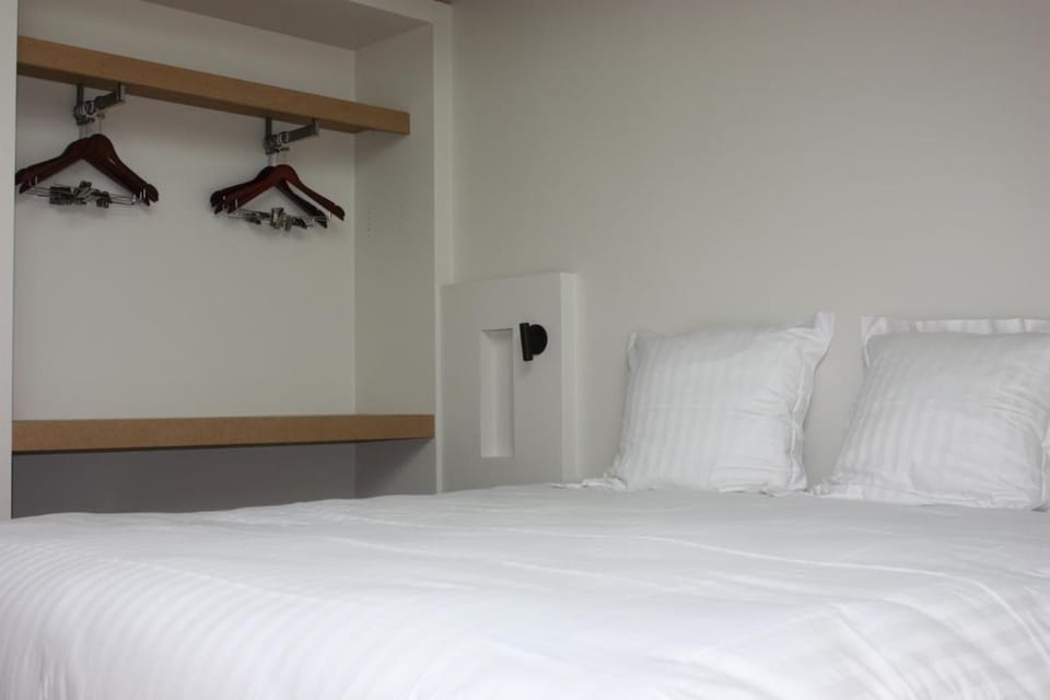 La Ferme Blanche, The Originals Relais Hotel in Lille