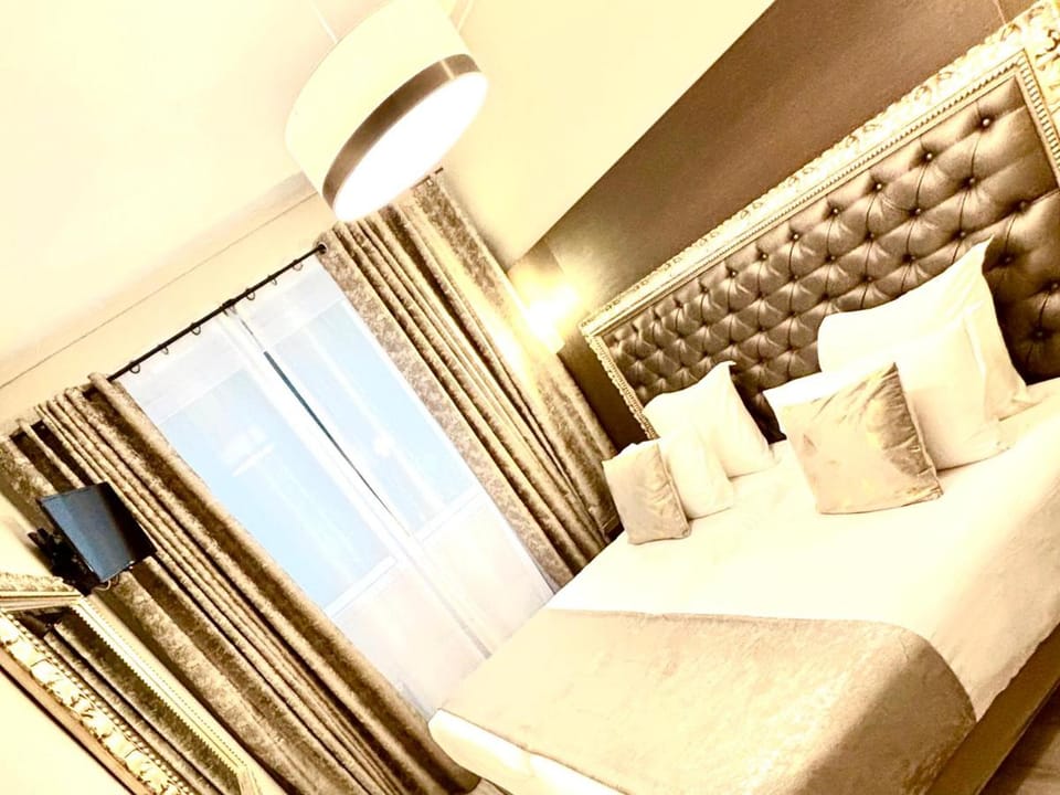Hotel Riviera Renovated Hotel in Paris