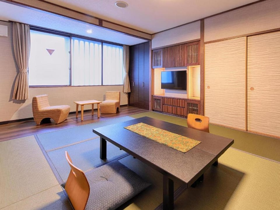 Gion Shinmonso Hotel Ryokan in Kyoto
