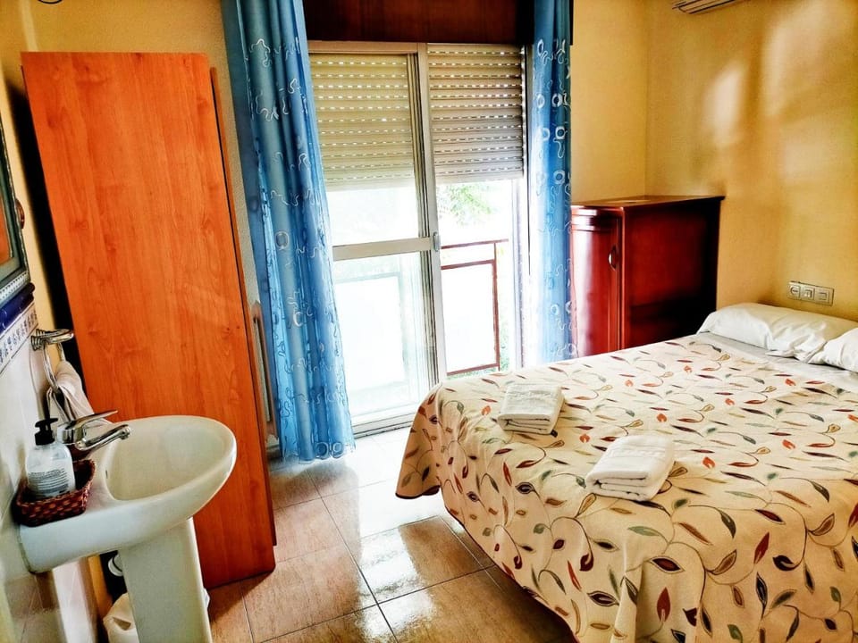 AB Pension Granada Bed and Breakfast in Granada
