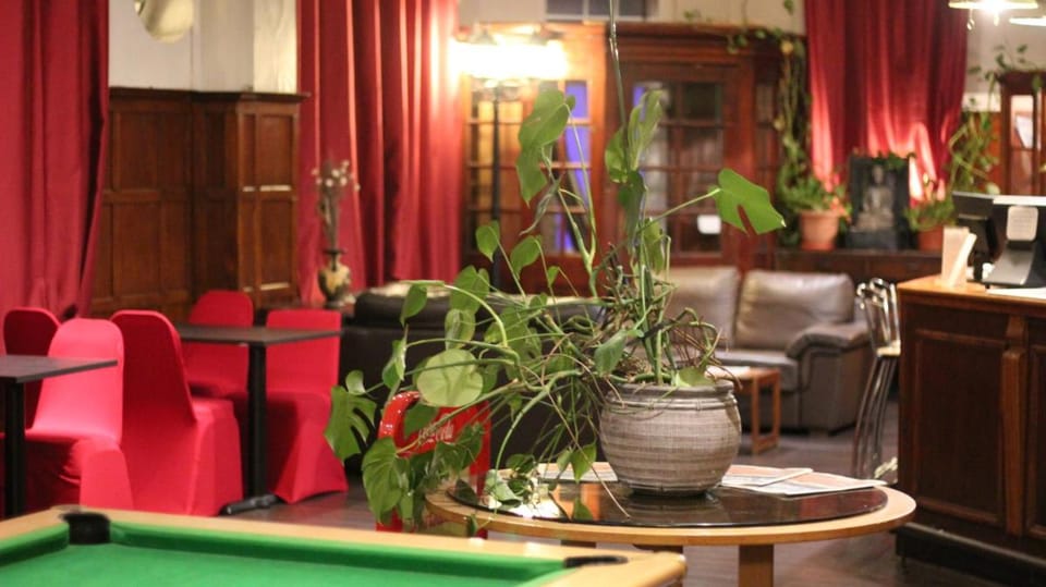 The Bull and Bush Hotel Kingston Hotel in Kingston upon Thames