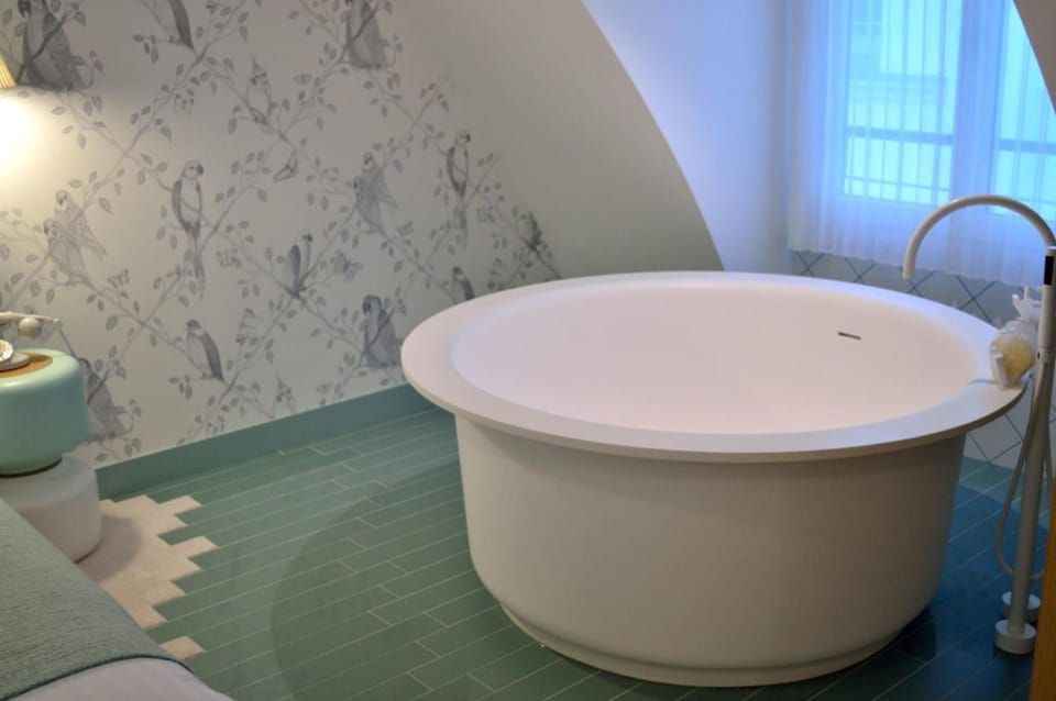 Le Lapin Blanc Hotel in Paris
