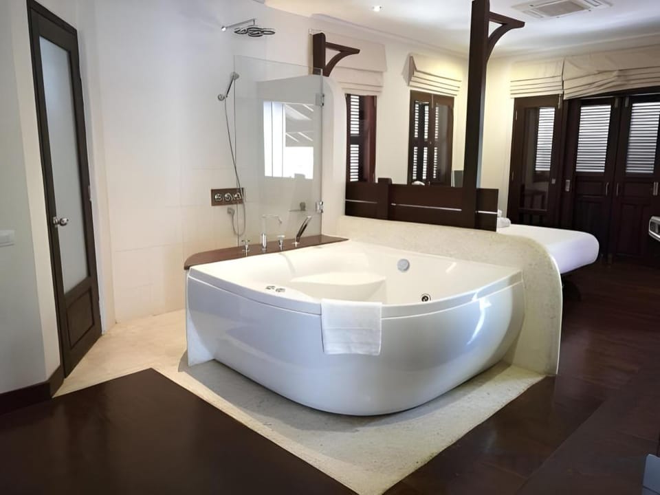 Ancient Luang Prabang Hotel (Ban Phonheuang) Inn in Luang Prabang