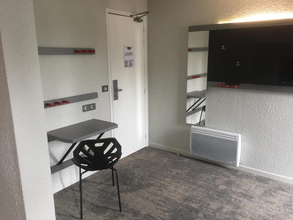 Kyriad direct Trappes Hotel in Montigny-le-Bretonneux