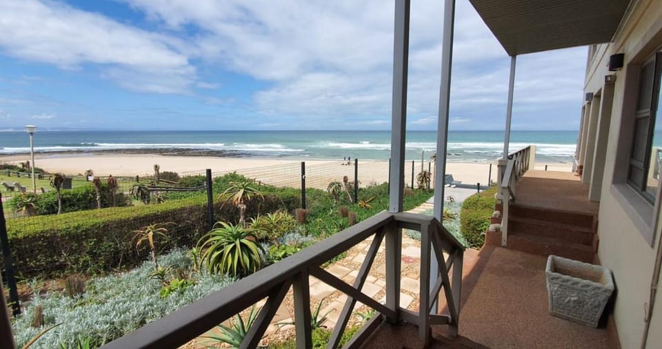 On the Beach Guesthouse Jeffreys Bay Bed and Breakfast in Eastern Cape