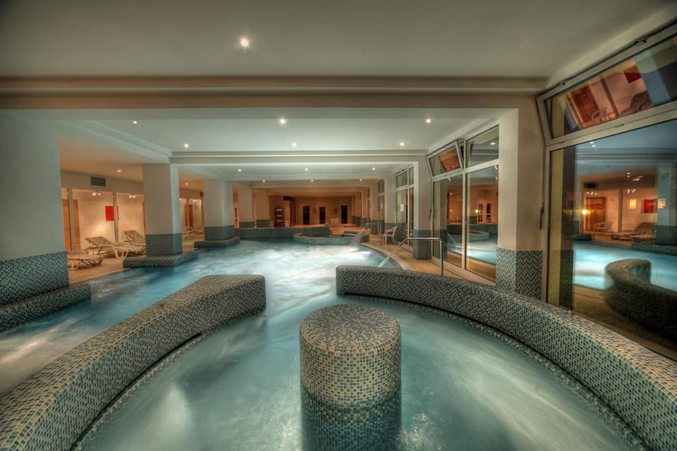 Két Korona Konferencia és Wellness Hotel Hotel in Balatonszárszó