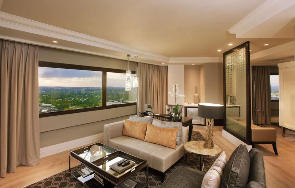 Sandton Sun Hotel in Sandton