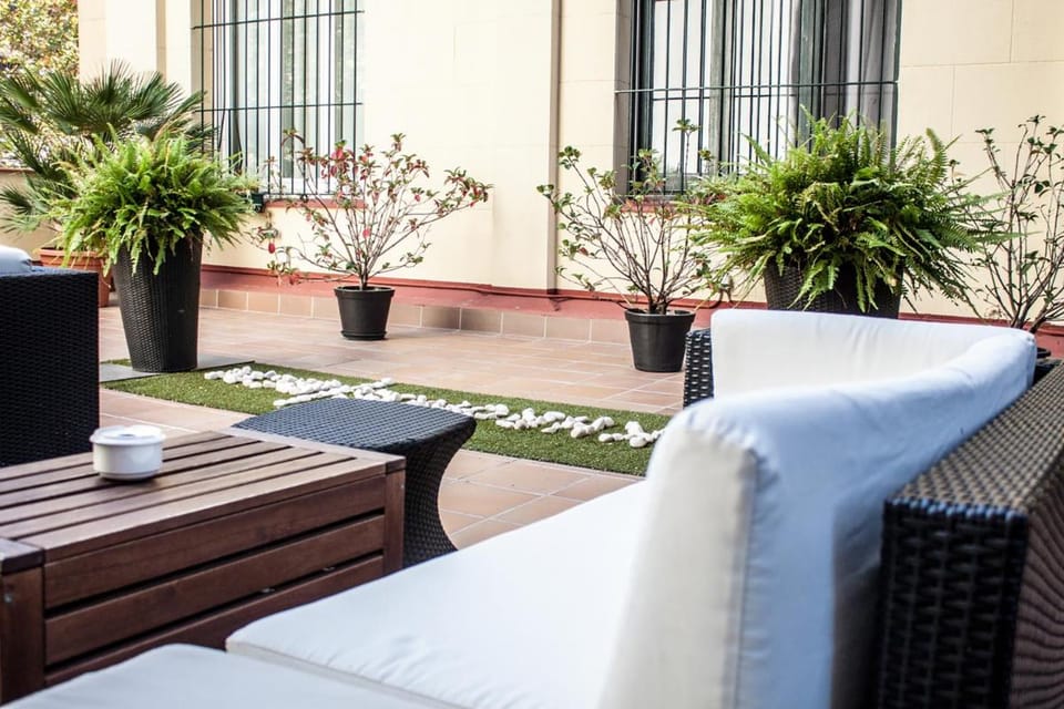 Hostal Boutique Khronos Bed and Breakfast in Barcelona