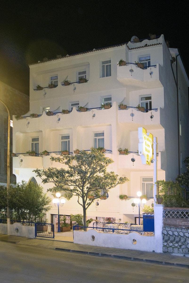 Villa Athena Hotel in Naxos