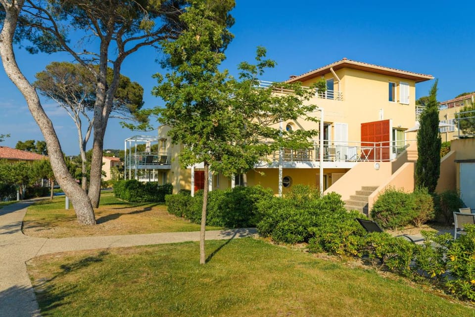 Lagrange Vacances Les Terrasses des Embiez Apartment hotel in Six-Fours-les-Plages