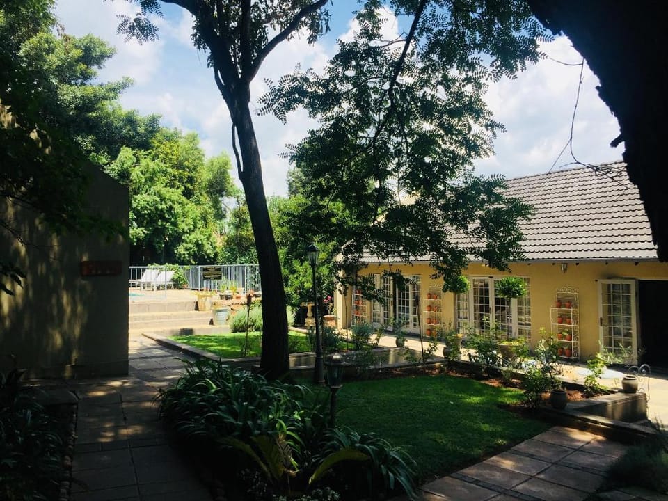 AMORIS GUESTHOUSE WATERKLOOFRIDGE Hotel in Pretoria