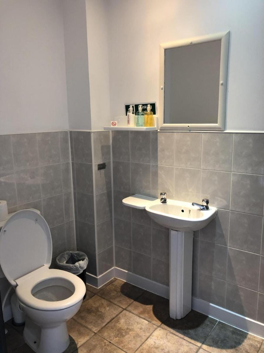 Breeze Guest House Bed and Breakfast in Liverpool