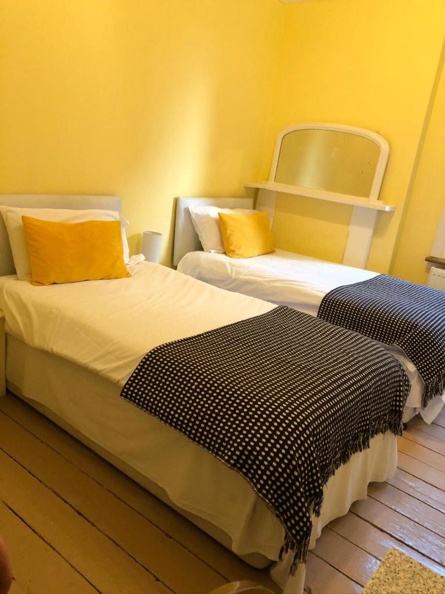Caspian Hotel Bed and Breakfast in London Borough of Ealing