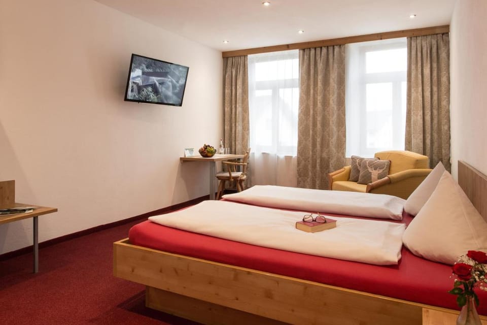 Gasthof zum Hirsch Inn in Tyrol