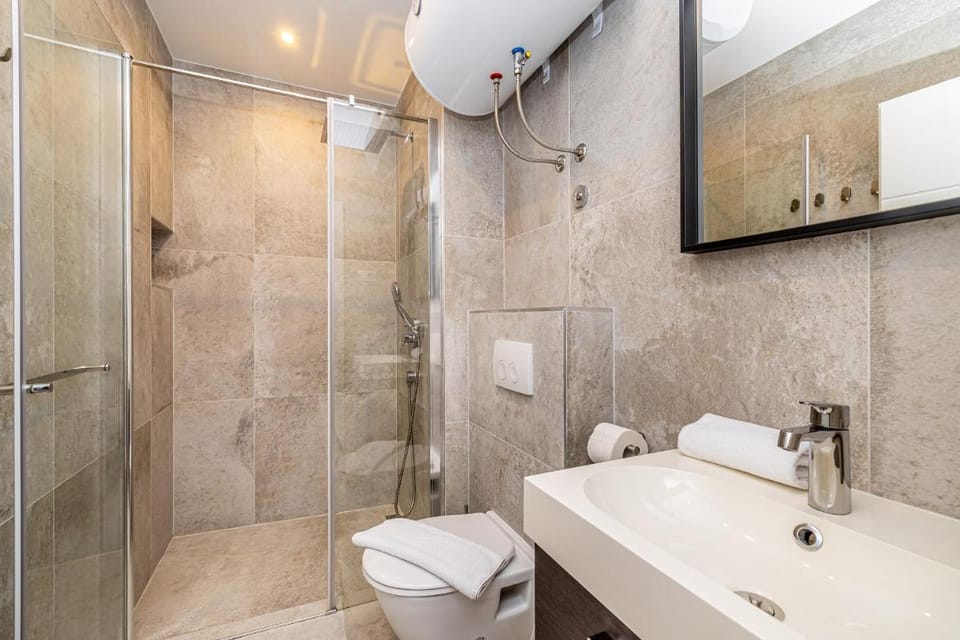 Villa Haya with heated pool Apartment in Primorje-Gorski Kotar County