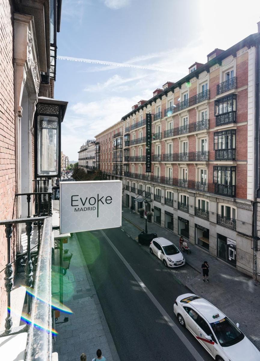 Hostal Evoke Madrid Hostel in Centro