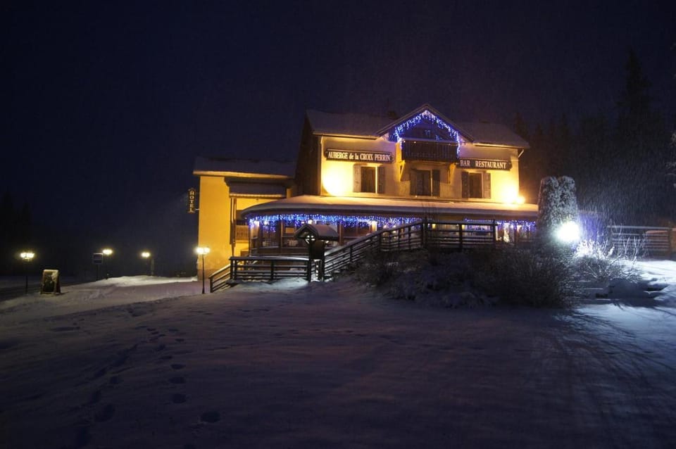 Auberge De La Croix Perrin Hotel in Lans-en-Vercors