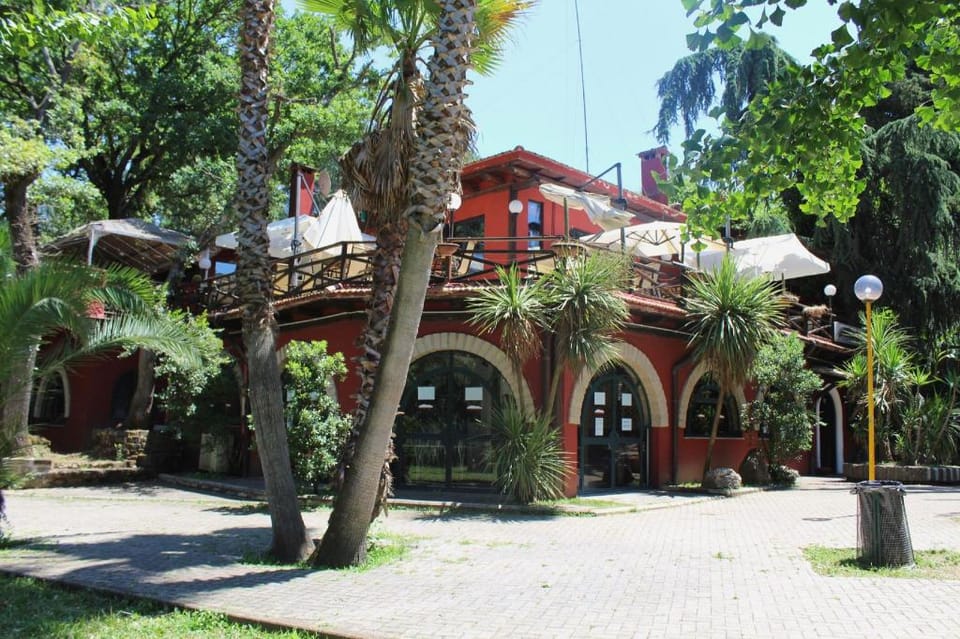 Seven Hills Village Luxury tent in Rome
