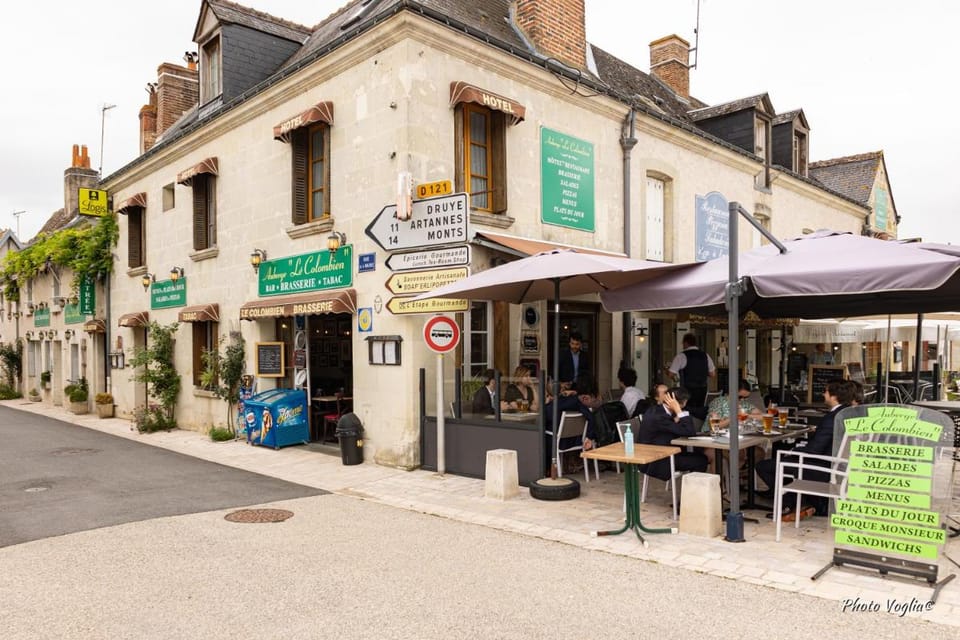 Logis Auberge Le Colombien - Hôtel et Restaurant Hotel in Centre-Val de Loire