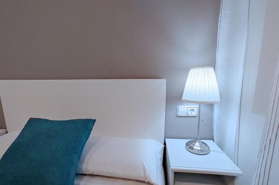 Hostal Bruña Paseo del Prado Bed and Breakfast in Centro