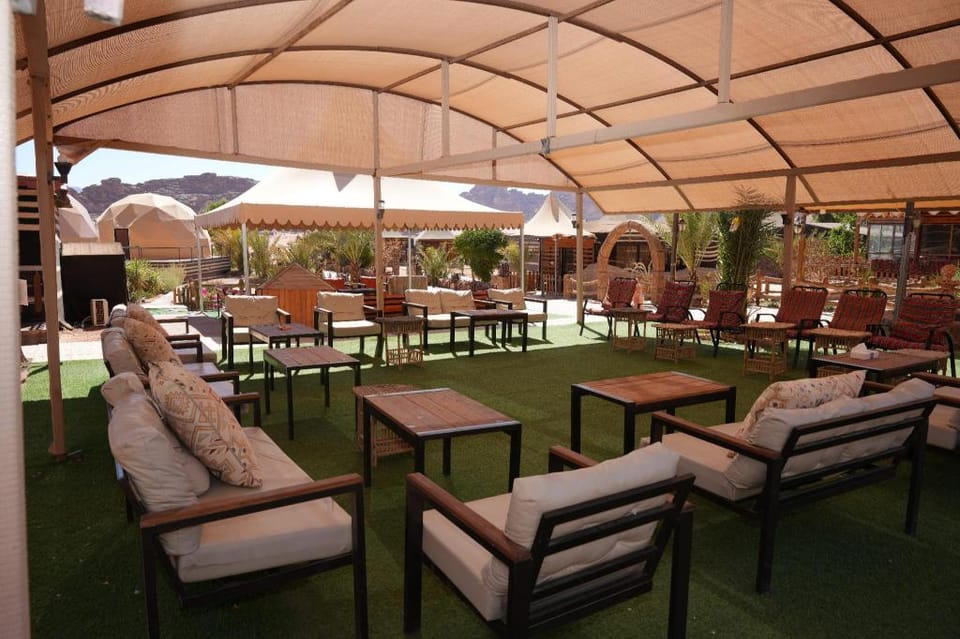 Hasan Zawaideh Camp Luxury tent in Africa