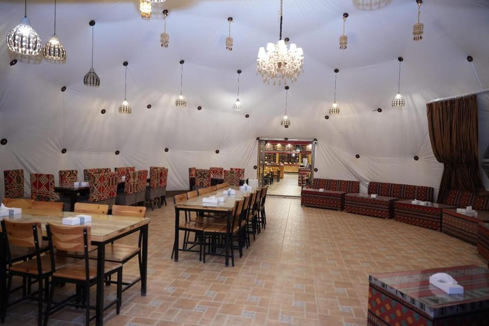 Hasan Zawaideh Camp Luxury tent in Africa