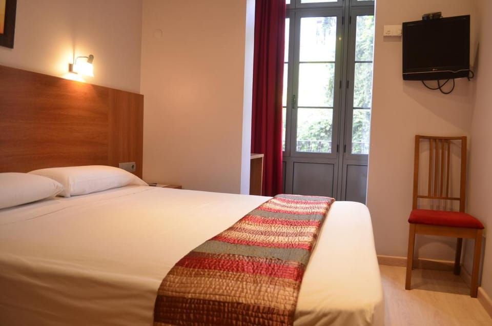 Ciudad Condal Hostal - Paseo de Gracia Bed and Breakfast in Barcelona