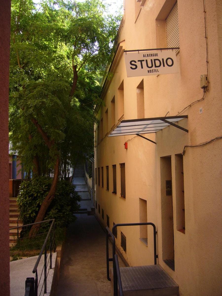 Residencia Albergue Studio Hostel in Barcelona