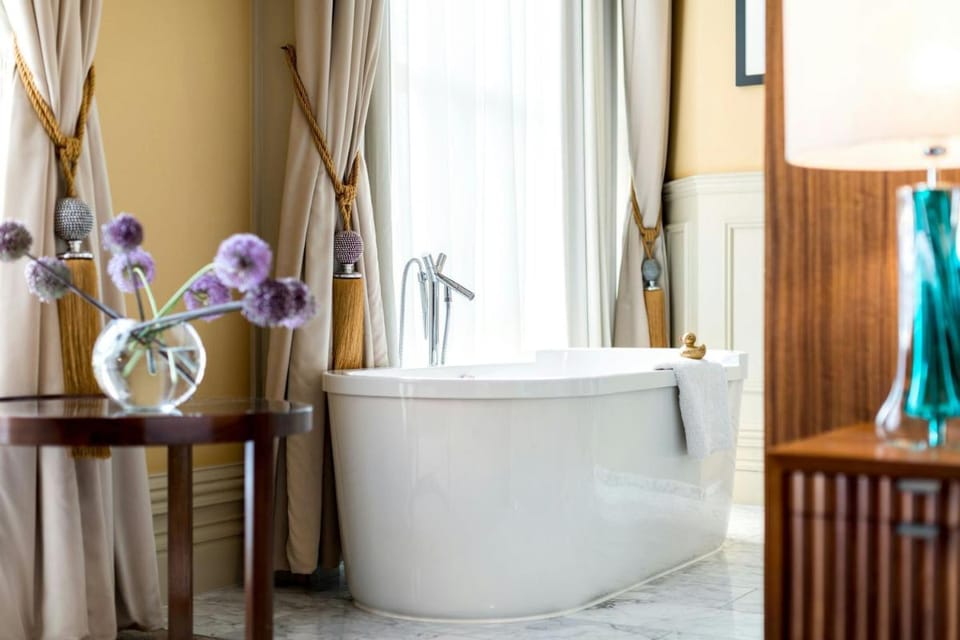 St. Pancras London, Autograph Collection Hotel in London Borough of Islington