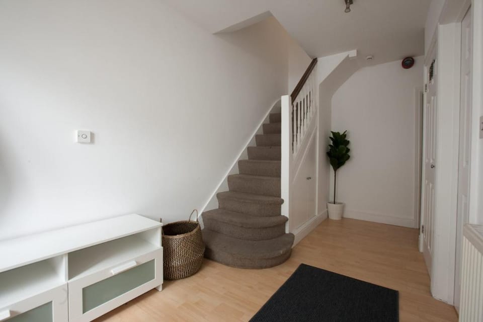 Tooting Rooms & Studio by PrimeCityHosts Bed and Breakfast in London Borough of Croydon