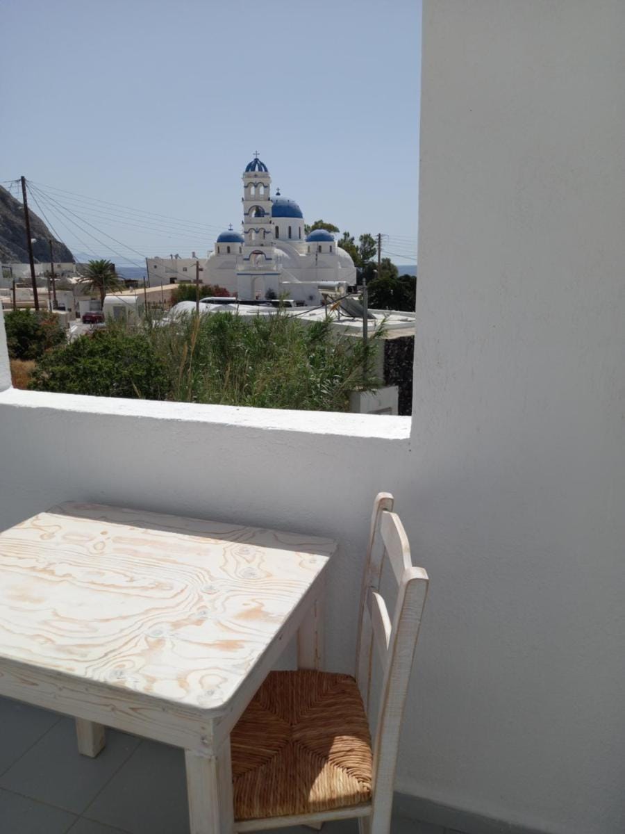 ALMA THERA Boutique Rooms Apartment hotel in Perissa
