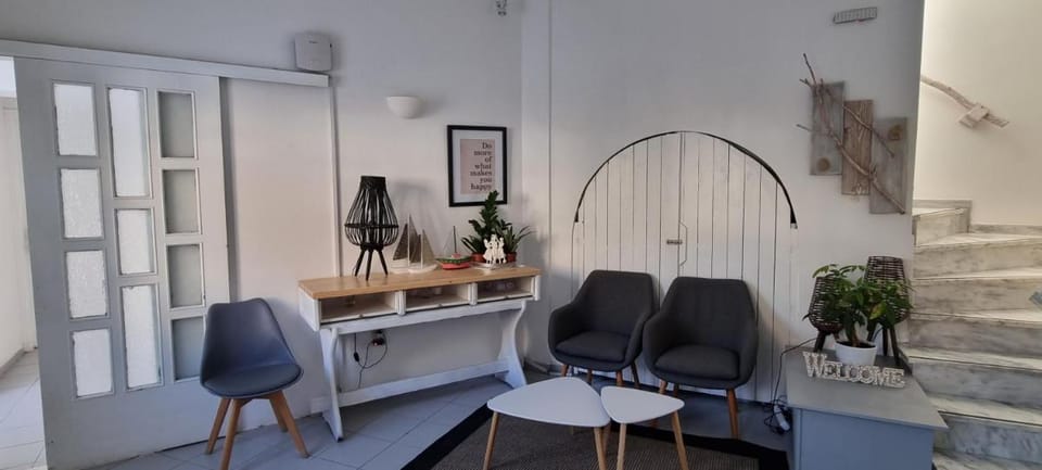 ALMA THERA Boutique Rooms Apartment hotel in Perissa