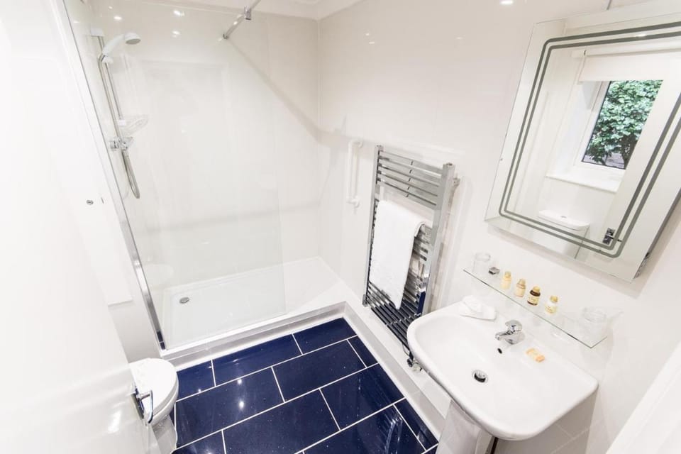 Grovefield Manor Hotel in Poole
