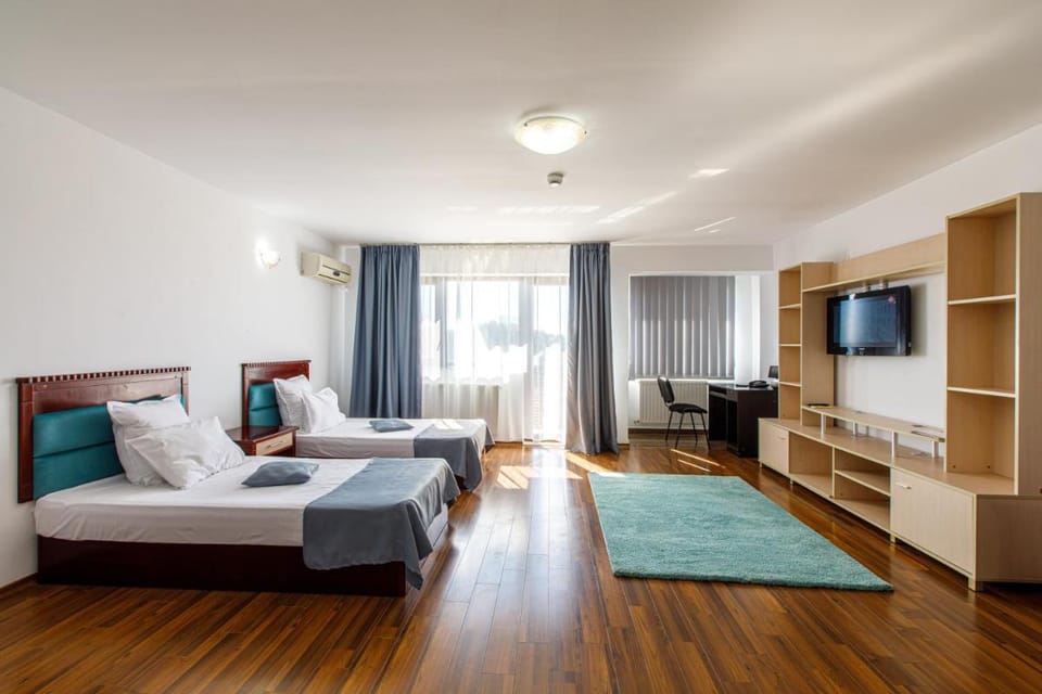 Lira Pacific Aparthotel Apartment hotel in Constanta