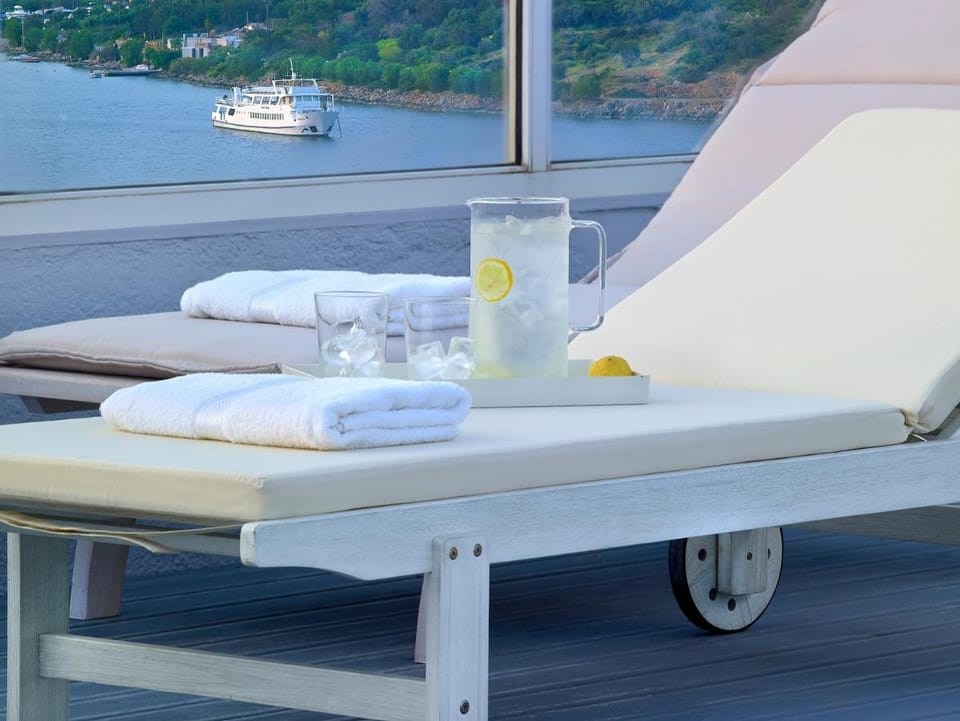 Mistral Bay Hotel Hotel in Akti Koundourou