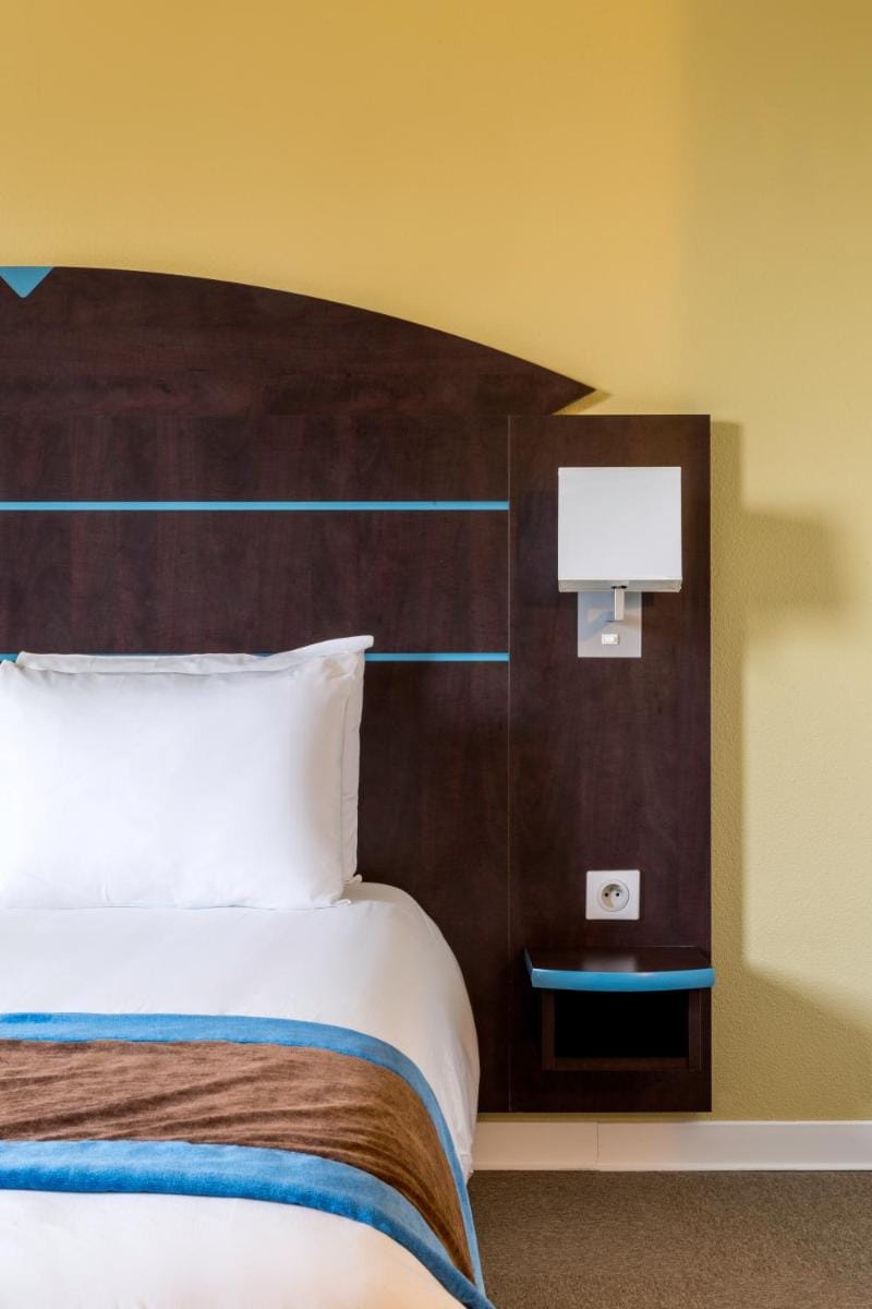 Sure Hotel by Best Western St-Amand-Les-Eaux Hotel in Hauts-de-France
