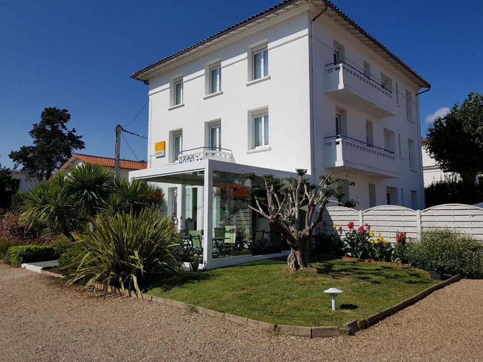 The Originals Access, HÃ´tel Corinna, Royan Hotel in Royan