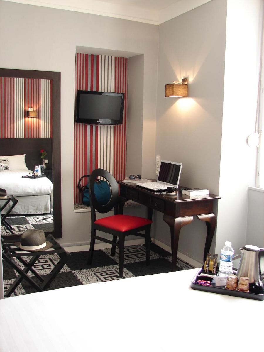 Hotel Le Charleston Hotel in Le Mans