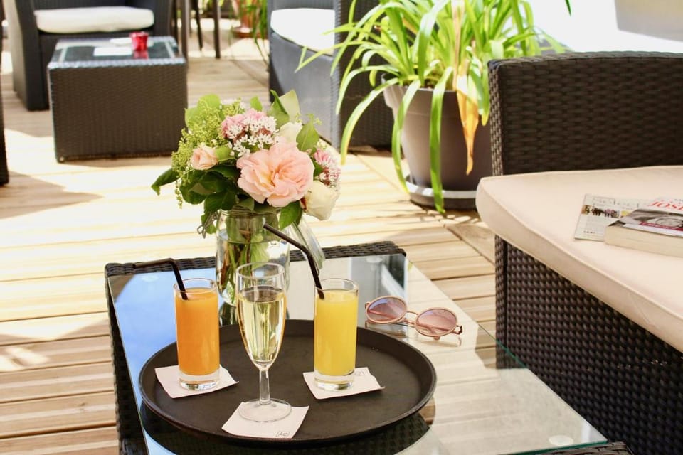 Hotel Le Charleston Hotel in Le Mans