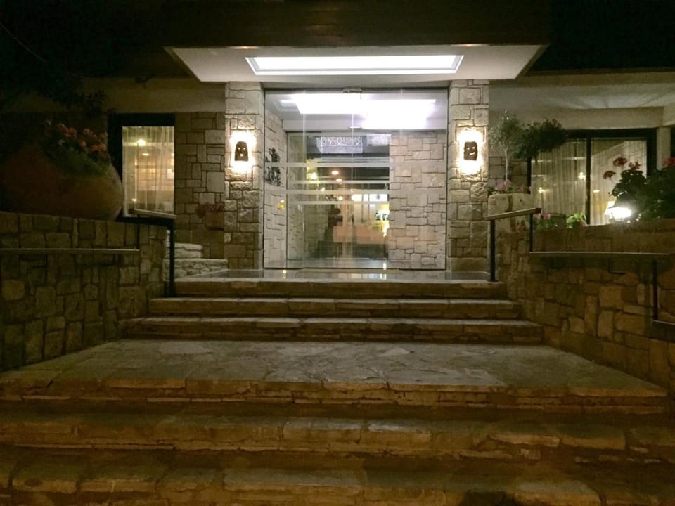 Dionysos Central Hotel in Paphos