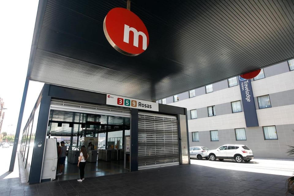Travelodge Valencia Aeropuerto Hotel in Valencian Community